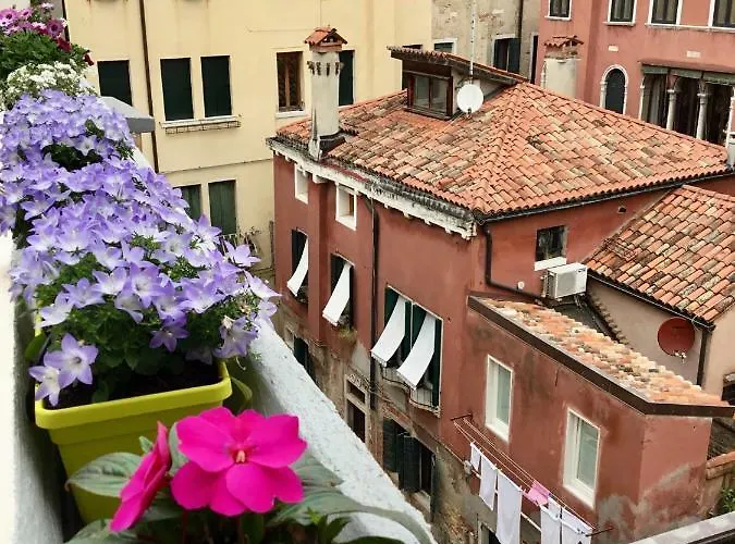 Ca' Degli Oresi شقة